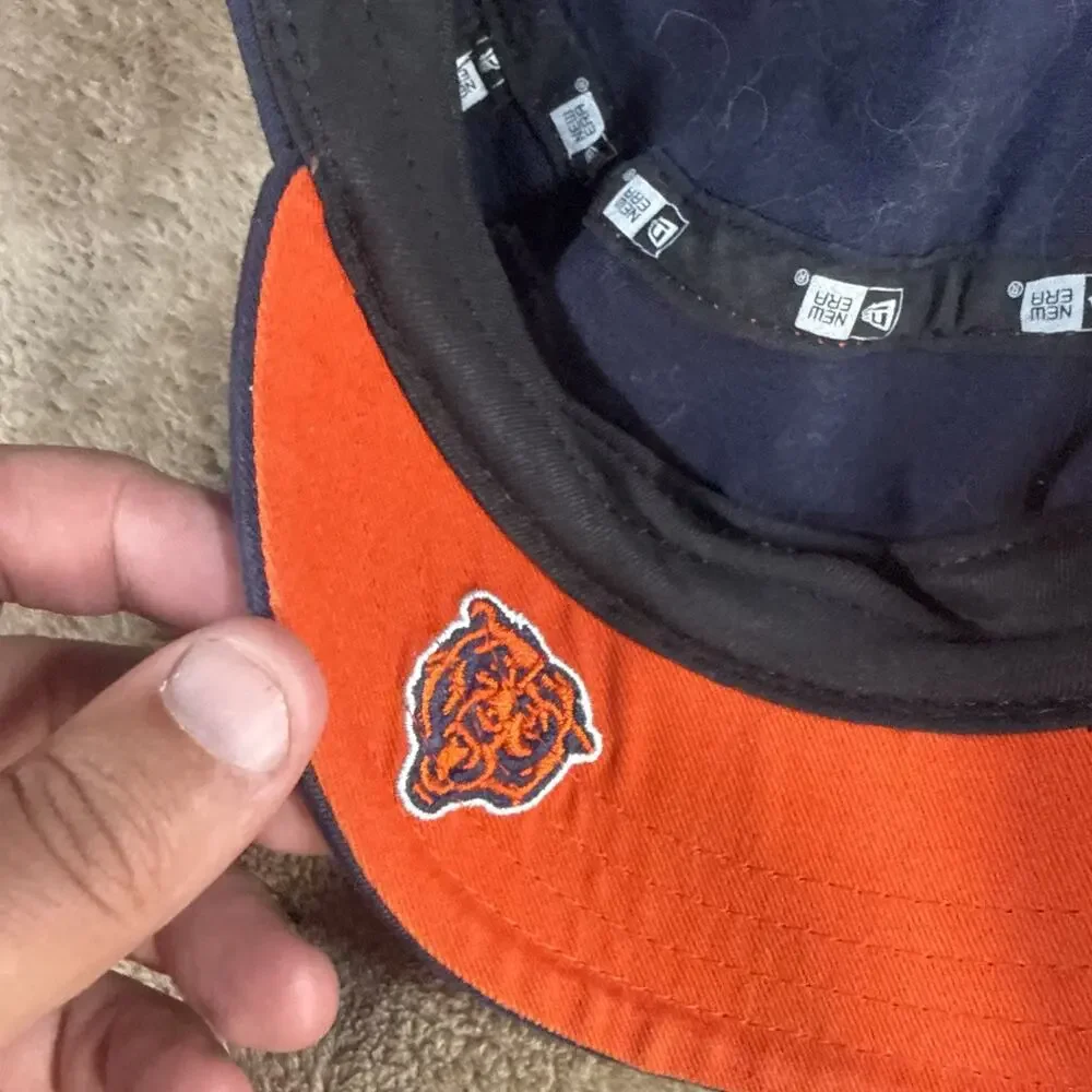 Preowned WOMEN CHICAGO BEARS LOGO CHIC CADET ADJUSTABLE BUTTON STRAP CAP HAT